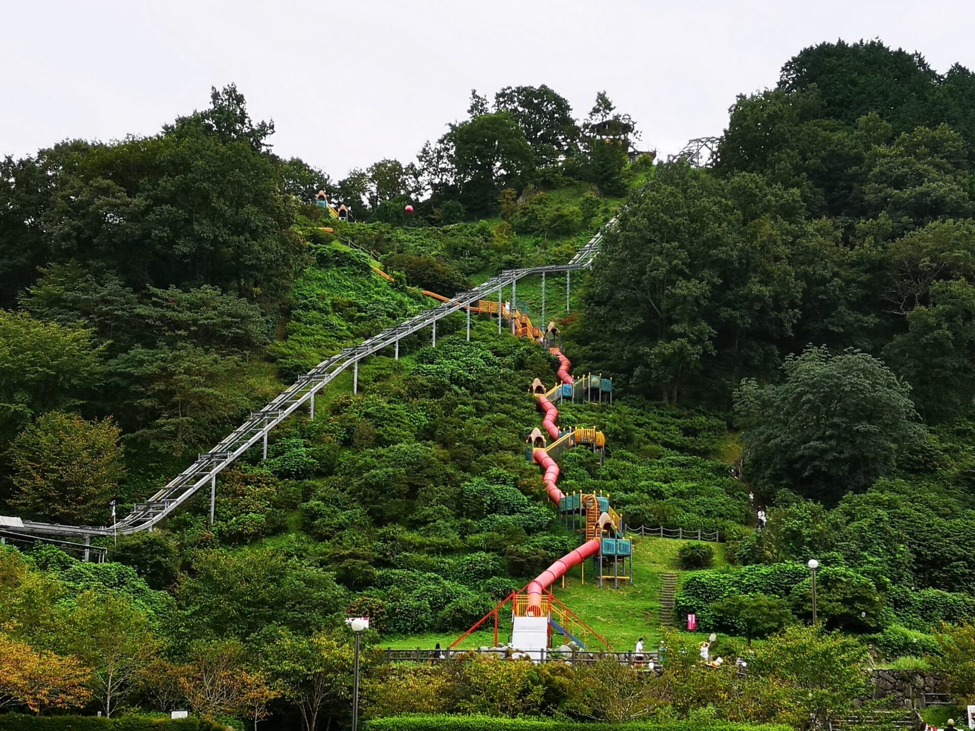 高取山の長い滑り台