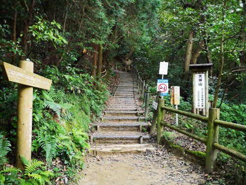 天拝山の階段